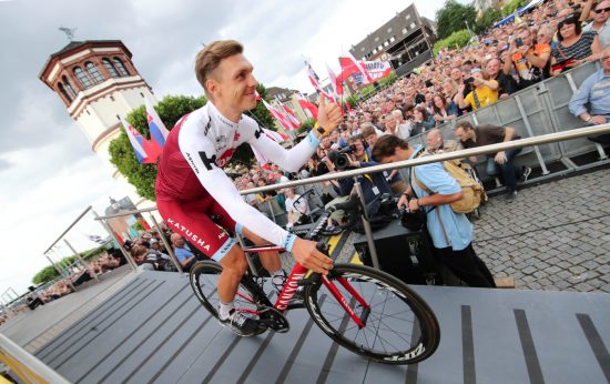 KATUSHA-ALPECIN: Tony Martin kjører på lag med Alexander Kristoff under Tour de France. FOTO: REUTERS/Benoit Tessier