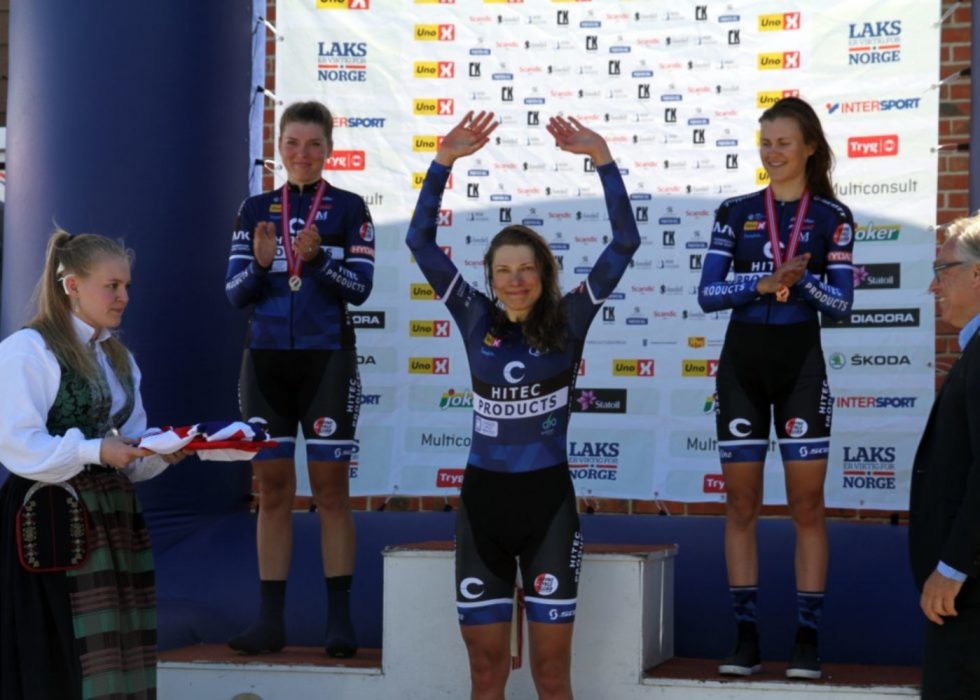 I TRØBBEL: Team Hitec Products har ikke temposykler til ettermiddagens lagtempo etter at SAS har klusset med bagasjen deres. På bildet er (fra venstre) Thea Thorsen