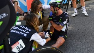 BRUKKET SKULDER: Mark Cavendish må stå av årets Tour de France. Foto: AFP PHOTO / POOL / STEPHANE MANTEY