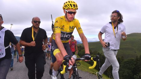 MISTET GULT: Froome distansert i siste fjell på etappe 12. FOTO: Tim De Waele.