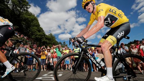 UPOPULÆRE I FRANKRIKE: Chris Froome og Team Sky har vært lite populære i Frankrike i mange år. Foto: REUTERS/Benoit Tessier