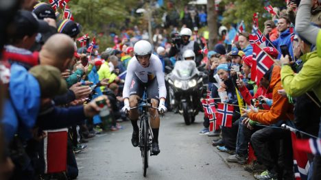 FLØYEN: Tony Martin kjemper seg oppover mot Fløyen. Foto: Marit Hommedal / Cornelius Poppe / NTB scanpix
