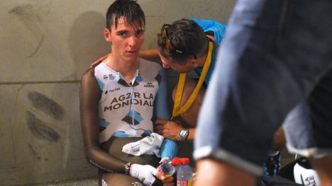 IKKE ALLTID LIKE GØY Å SYKLE: Eller å se på Romain Bardet (bildet) og alle de andre. Men det vil Tour de France-arrangøren gjøre noe med nå. FOTO: Tim De Waele/TDWSPORT.COM