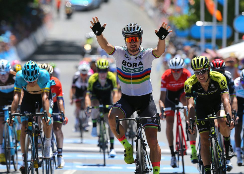 TROLL AV ESKE: Det var en gruppe på 35 mann som kjempet om seieren i Australia i natt