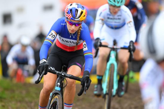 ILLE UTE FØR VM: Pauline Ferrand-Prévot fikk alt annet enn den gjennomkjøringen hun ønsket seg foran VM i Valkenburg. FOTO: Tim De Waele/TDWSPORT.COM