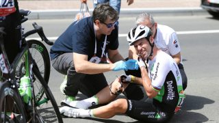 HØY RISIKO: Velten i Abu Dhabi (som ga ham hjernerystelse) kombinert med velten i 55 kilometer i timen under Tirreno-Adriatico