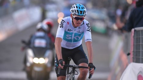 INGEN AVKLARING I VENTE: Chris Froome sin salbutamol-sak er trolig ikke løst før Giro d'Italia. Her er Froome avbildet i aksjon i Tirreno-Adriatico tidlgiere denne måneden. FOTO: Tim de Waele (TDWSport.com)