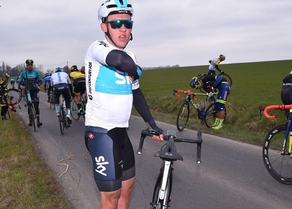DÅRLIG DAG: Kristoffer Halvorsen måtte vente lenge på ny sykkel