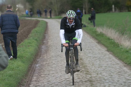 INGEN SPESIALIST: Lunke sin lagkamerat, Brice Feillu, er heller ingen brosteinskonge. Foto: Jarle Fredagsvik/procycling.no