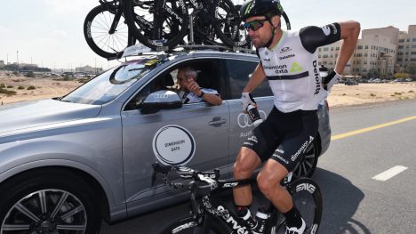 KARRIEREN PÅ VENT: Legene ved Maria Hilf-klinikken i Wien oppdaget en hjerneblødning hos Bernhard Eisel etter at han veltet stygt under Tirreno-Adriatico tidligere i år. FOTO: Tim De Waele/TDWSPORT.COM
