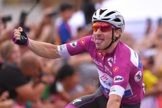 TILBAKE PÅ TOPPEN: Elia Viviani tok sin tredje etappeseier i årets Giro d'Italia. FOTO: Tim de Waele/Getty Images