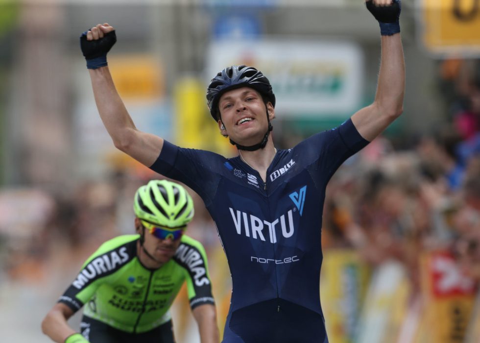 DANSK ETAPPESEIER: Alexander Kamp (Virtu Cycling) stakk av med etappeseieren