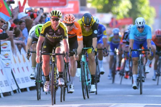 NÅDDE IKKE HELT OPP: Amund Grøndahl Jansen måtte se fire ryttere passere ham på oppløpet. Foto: TDW/GettyImages