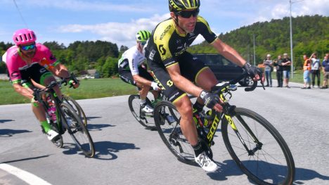 KRITISK BIDRAG: Michael Albasini var essensiell da Mitchelton-Scott vant Hammer Climb