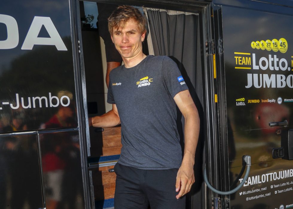 I VELT: Amund Grøndahl Jansen gikk i bakken på den fjerde etappen av Tour de France. Han slo ryggen