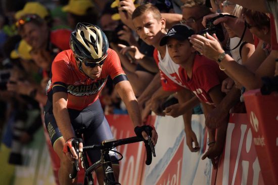 UTE: Vincenzo Nibali er ferdig i Tour de France. AFP PHOTO / Marco BERTORELLO