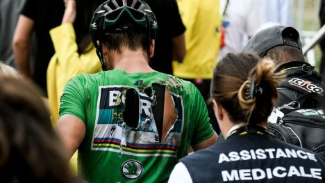 USIKKER: Dersom Sagan (bak i hvitt) bryter i Tour de France
