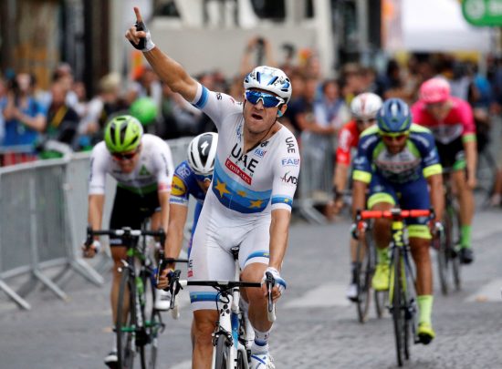 SLO TIL PÅ SISTE SJANSE: Alexander Kristoff tok seieren på den siste etappen i Tour de France. Foto: REUTERS/Stephane Mahe