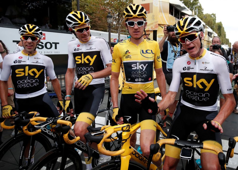 SUVERENE PÅ TOPP: Team Sky var ikke overraskende laget som kjørte inn mest premiepenger i årets Tour de France. Foto: REUTERS/Benoit Tessier