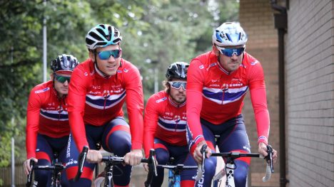 ISOLERT: Alexander Kristoff (til høyre) klarte ikke å gjenta suksessen fra EM i Herning 2017. FOTO: Norges Cykleforbund