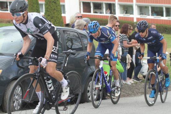 HAR IMPONERT: Carl Fredrik Hagen (her avbildet midt i bildet under Ringerike Grand Prix) har tatt overgangen fra terrenget til landeveien med storm. Nå blir 26-åringen proff i belgiske Lotto-Soudal. FOTO: Jarle Fredagsvik