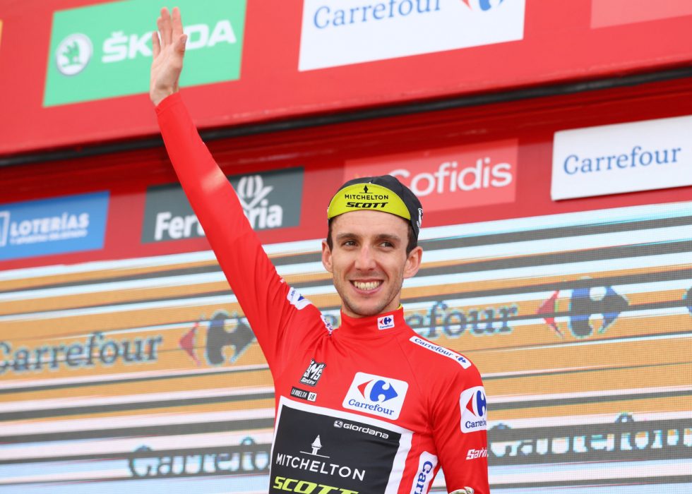 SAMMENLAGTVINNER: Simon Yates sikret seieren i Vuelta a España med en tredjeplass på den 20. etappen. Foto: Michael Steele/Getty Images