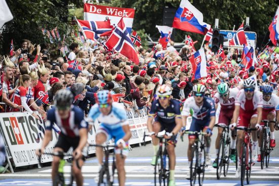 BAKSMELLEN: Det skulle bli det viktigste og beste arrangementet for norsk sykkelsport noensinne